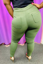 Load image into Gallery viewer, FLATTER ME JEANS (OLIVE)