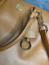 Load image into Gallery viewer, TORY BURCH TOTE BAG (Camel)