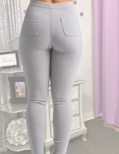 Load image into Gallery viewer, FLATTER ME JEANS (Gray)
