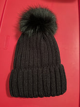 Load image into Gallery viewer, FOX FUR BALL Hat [BLACK]
